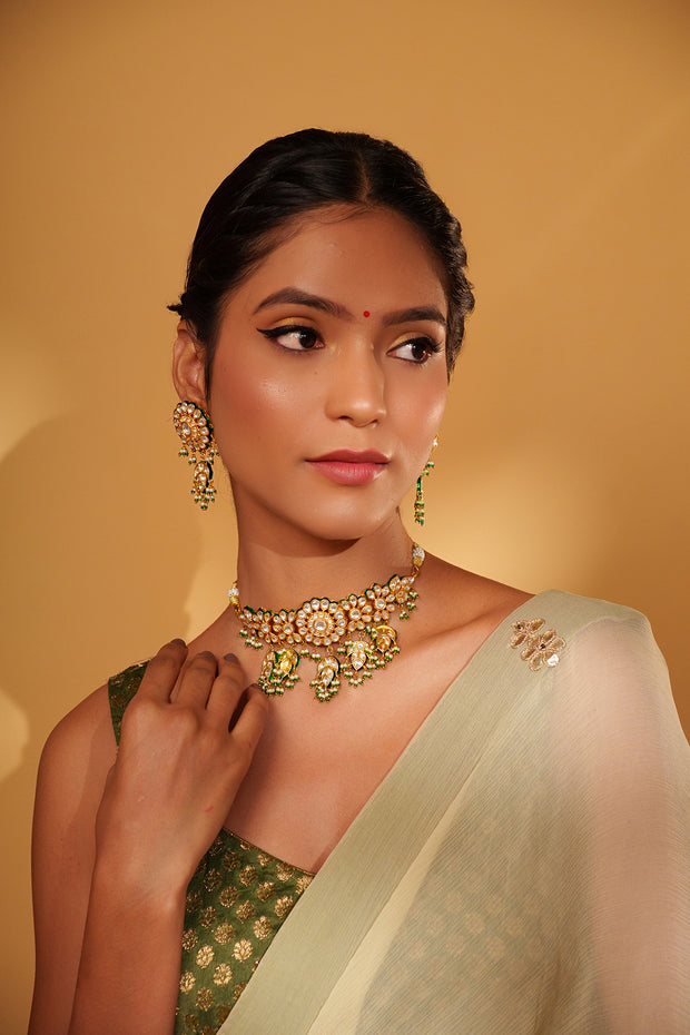 Avnissa Kundan Choker Set