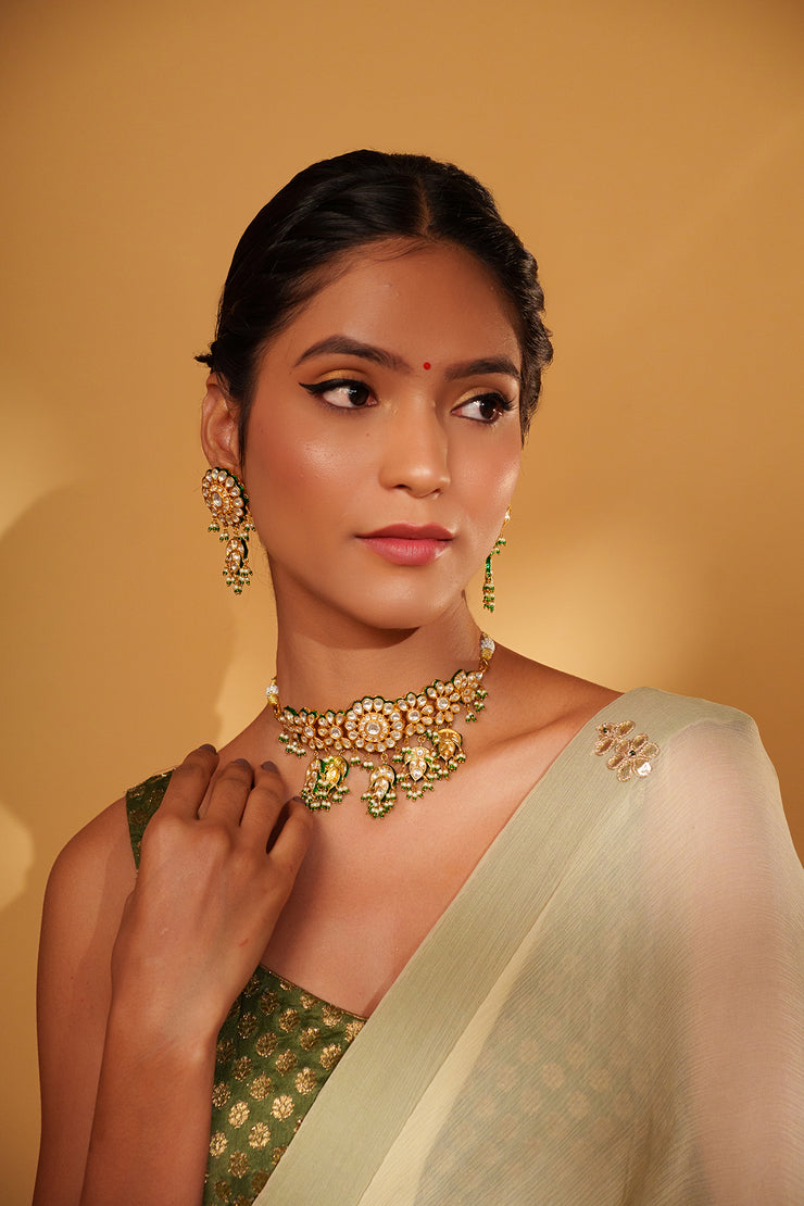 Avnissa Kundan Choker Set