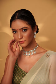 Avnika Kundan Set